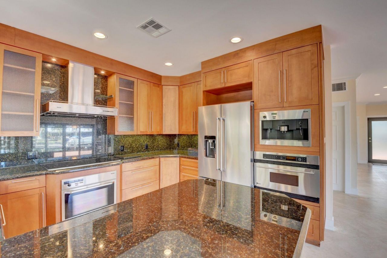 1121 Bel Air Drive, Unit 4, Highland Beach, FL 33487 Photo