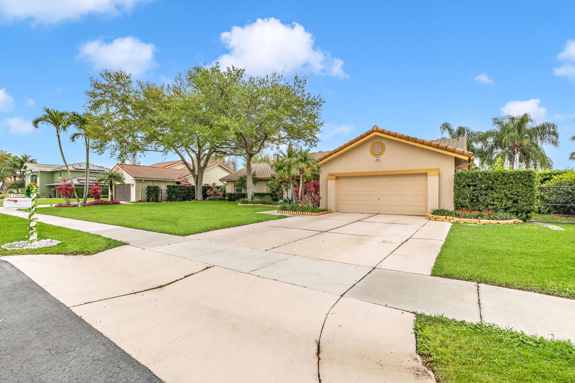 1966 SW 105th Avenue, Davie, FL 33324 Photo