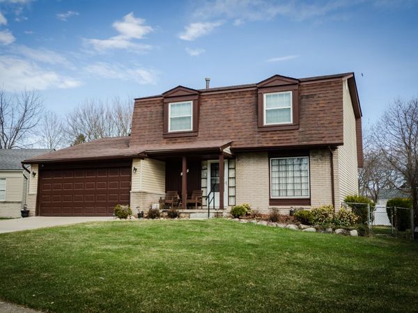 2474 Carriage Court, Ypsilanti, MI 48197