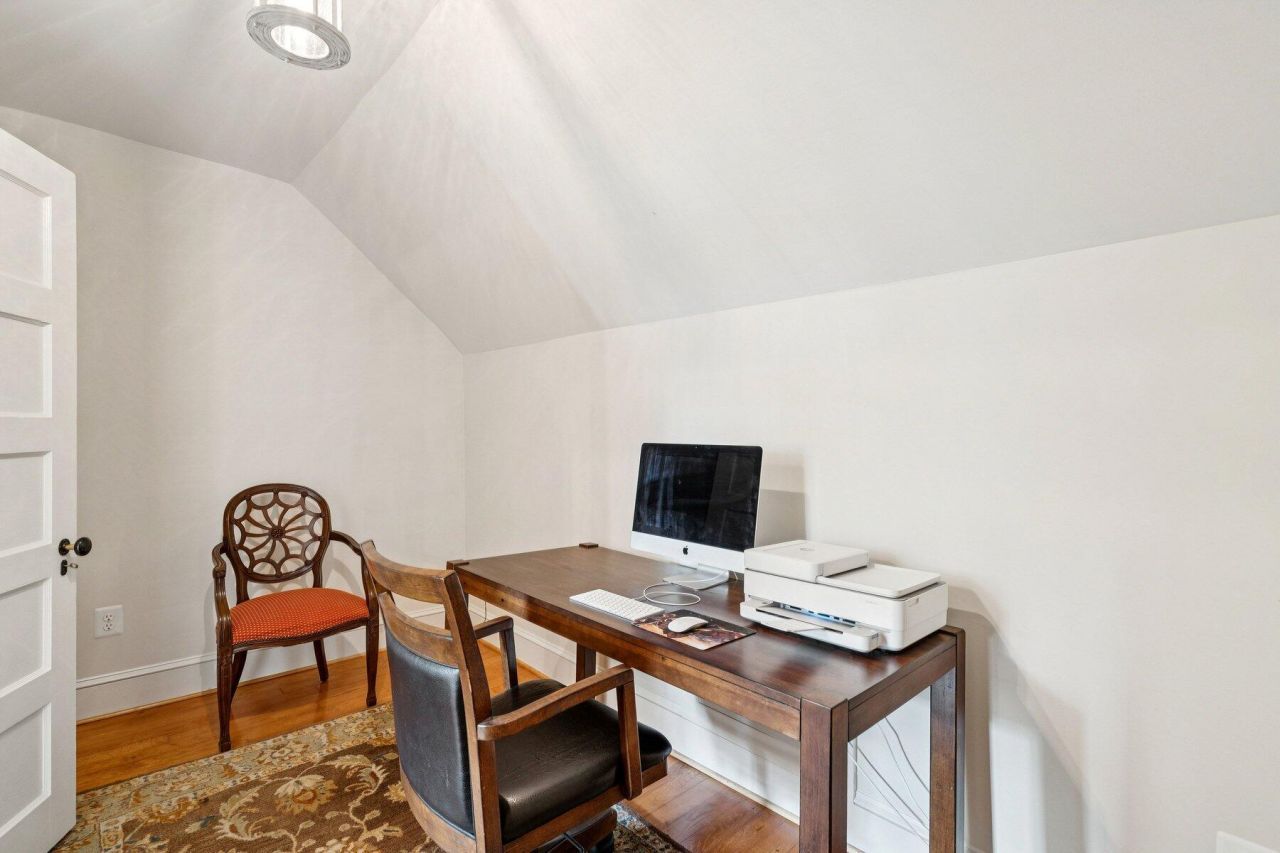 111 E Carolina Avenue Photo 59