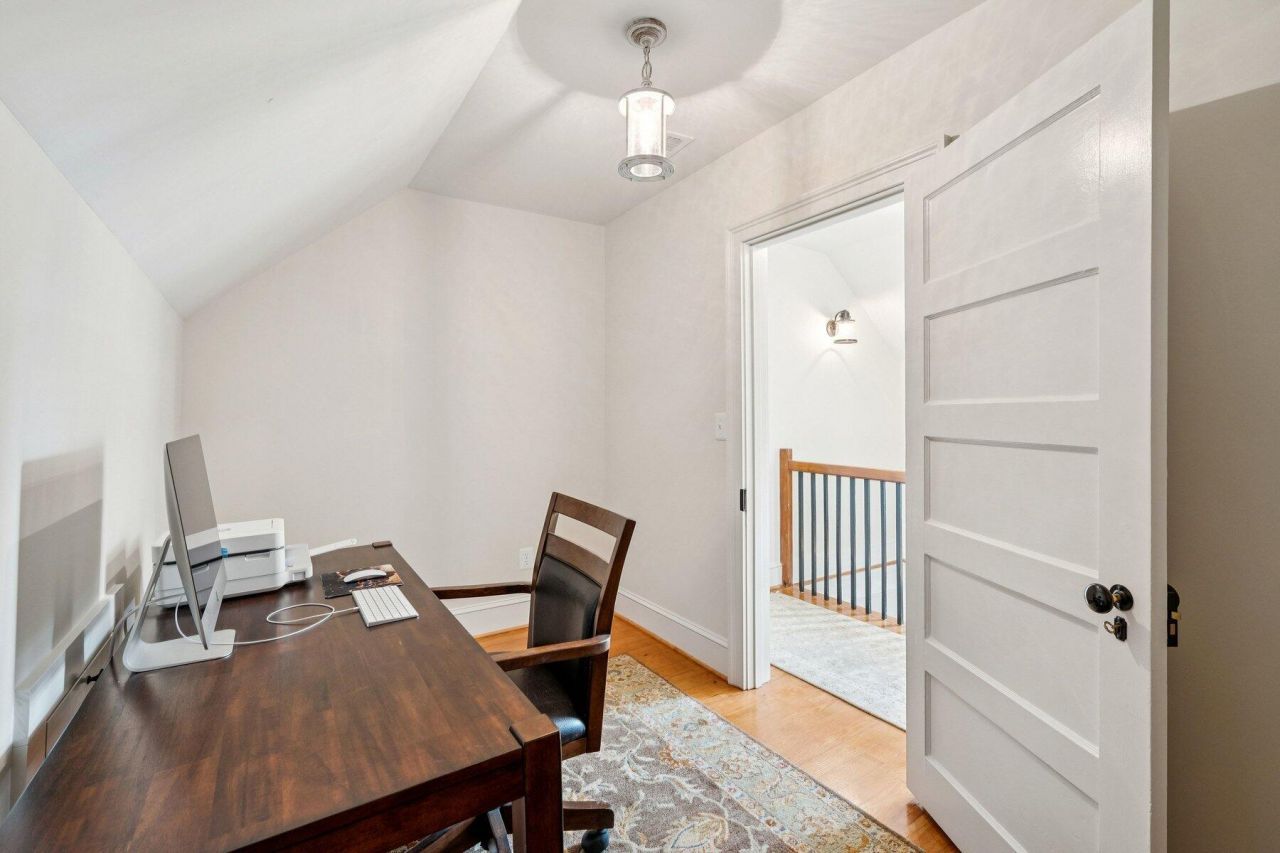 111 E Carolina Avenue Photo 60