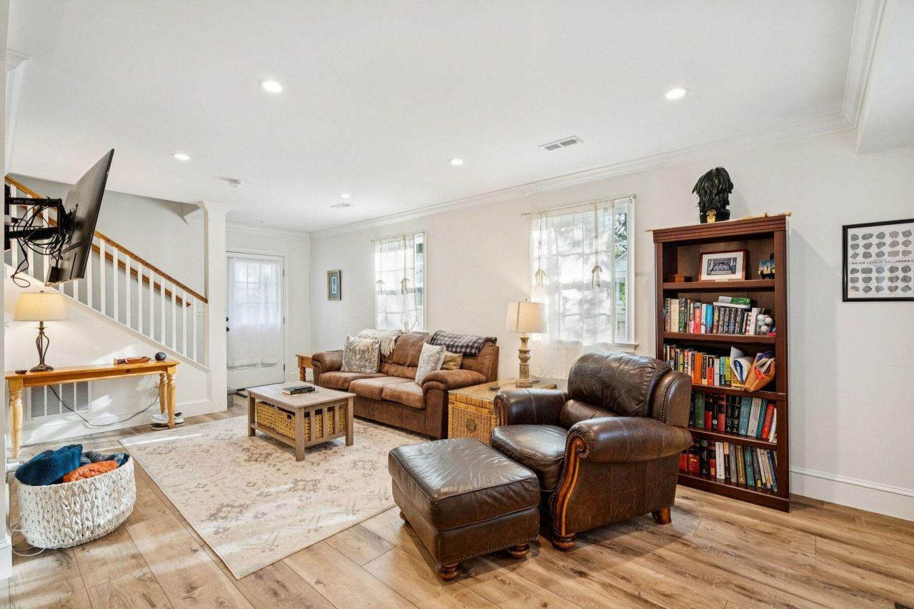 111 E Carolina Avenue Photo 89