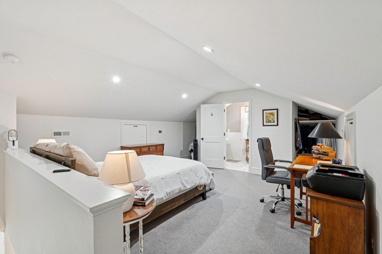 111 E Carolina Avenue Photo 94