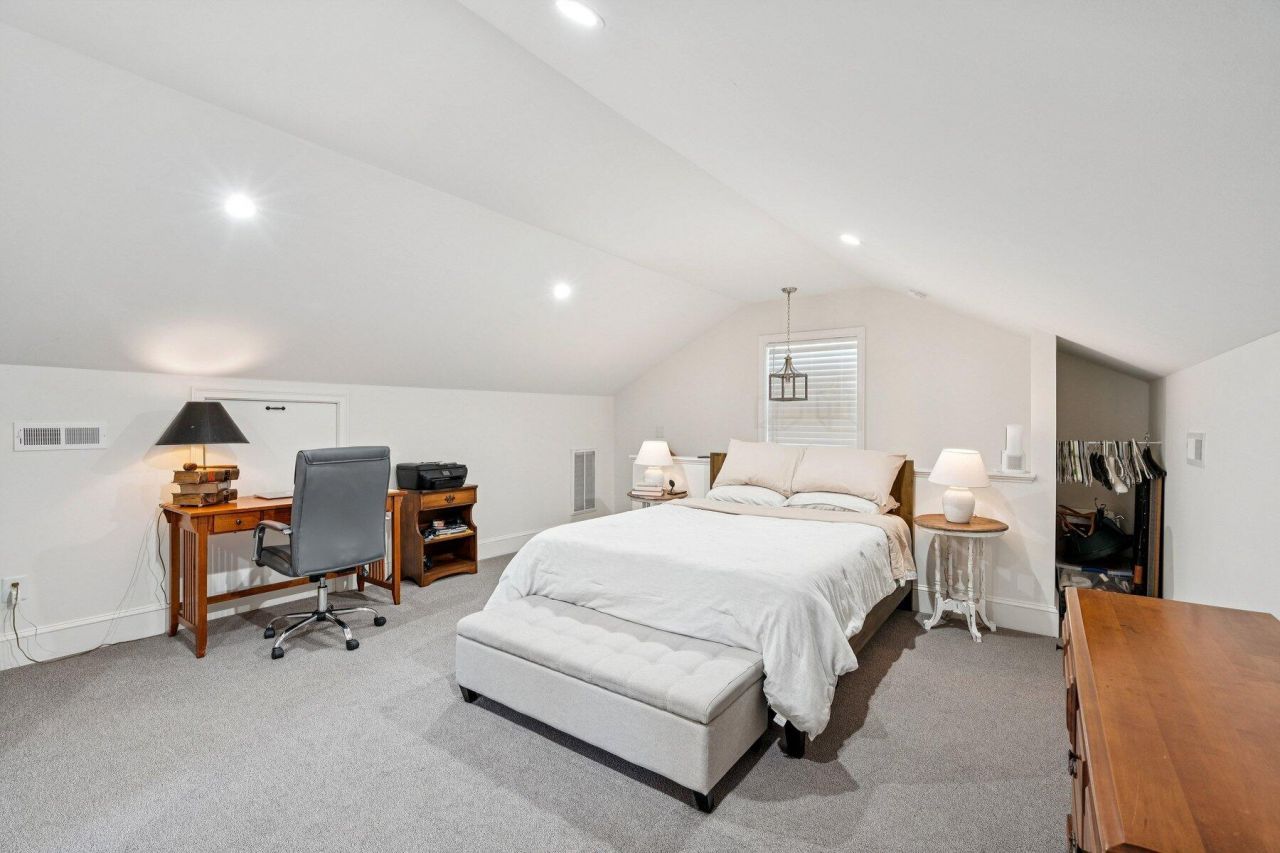 111 E Carolina Avenue Photo 96