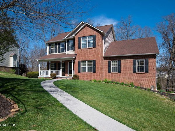 1722 Breezy Ridge Tr, Knoxville, TN 37922
