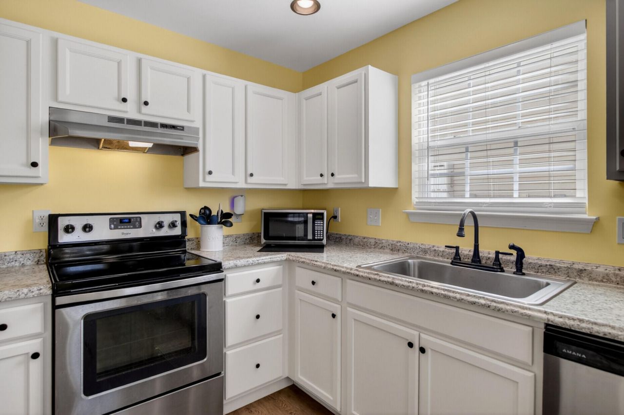 3406 Poplar Grove Place Photo 9