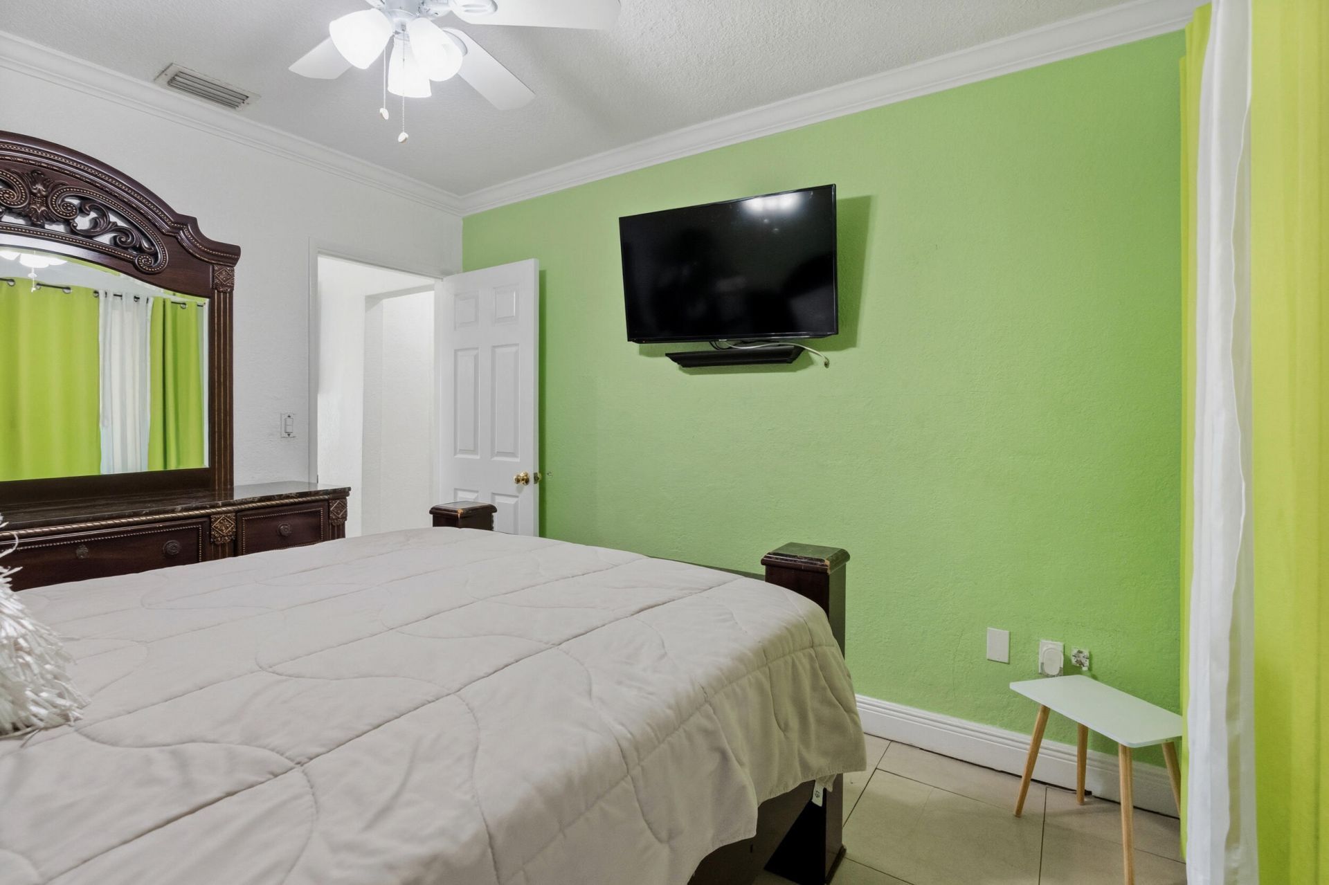 4970 E Palm Court, Hialeah, FL 33013 Photo