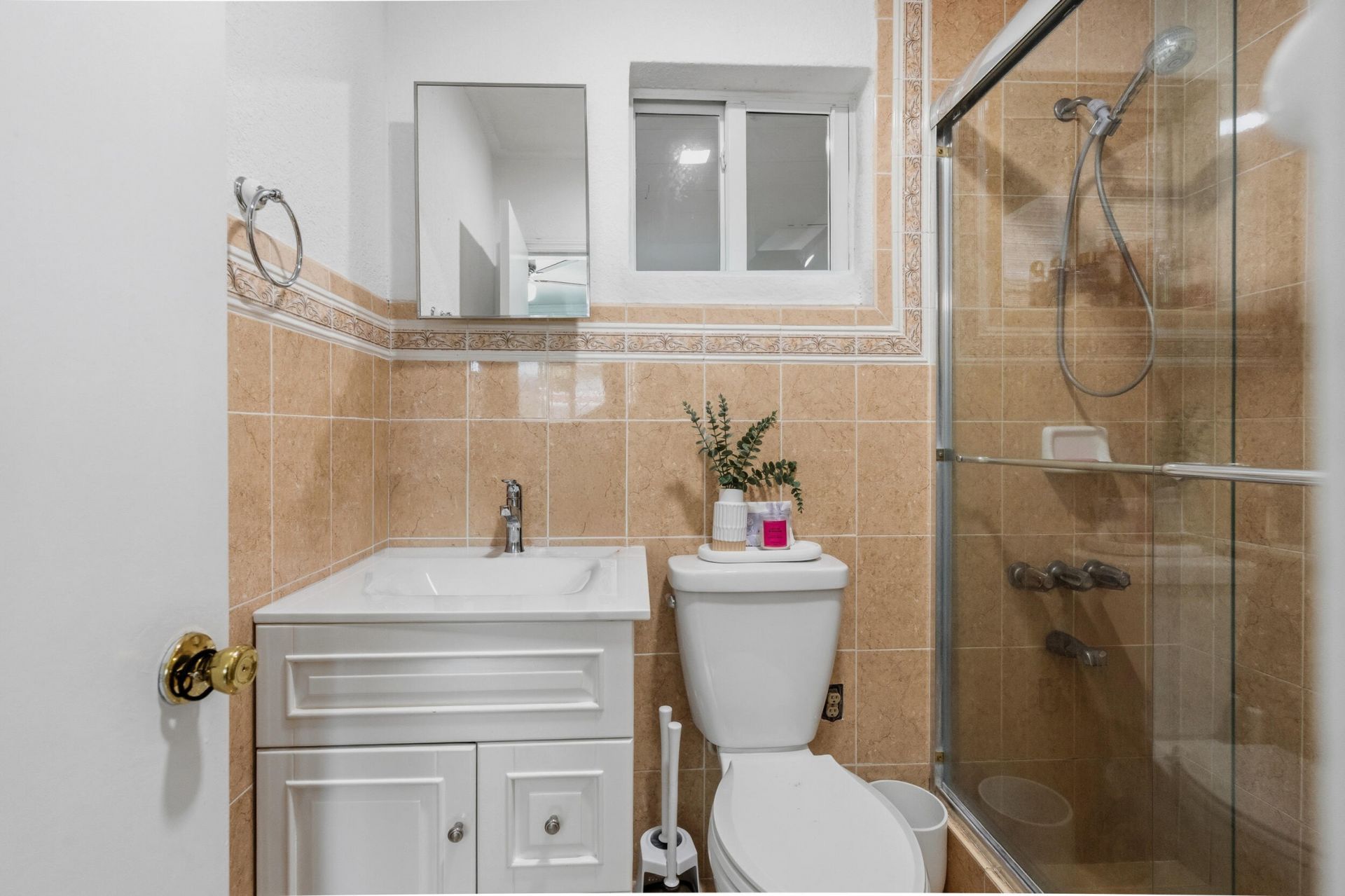 4970 E Palm Court, Hialeah, FL 33013 Photo