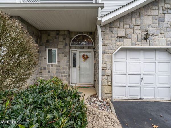 24 Catherine Court, Laurence Harbor, NJ 08879