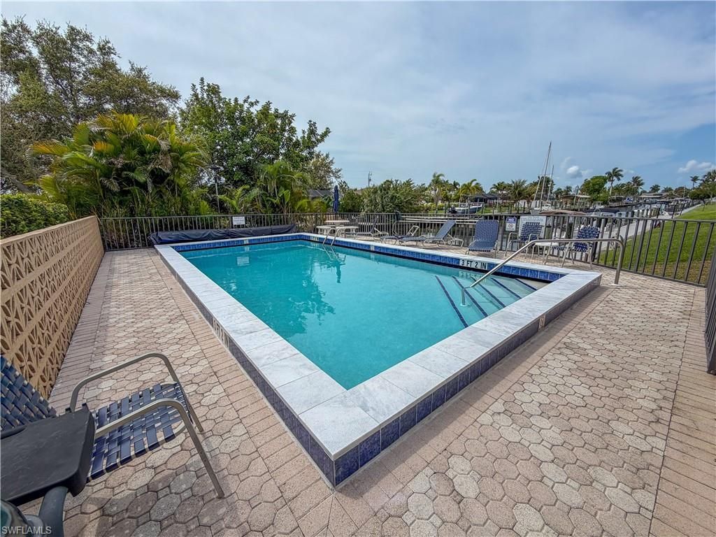232 Cape Coral Pkwy E, Unit 201, Cape Coral, FL 33904 Photo