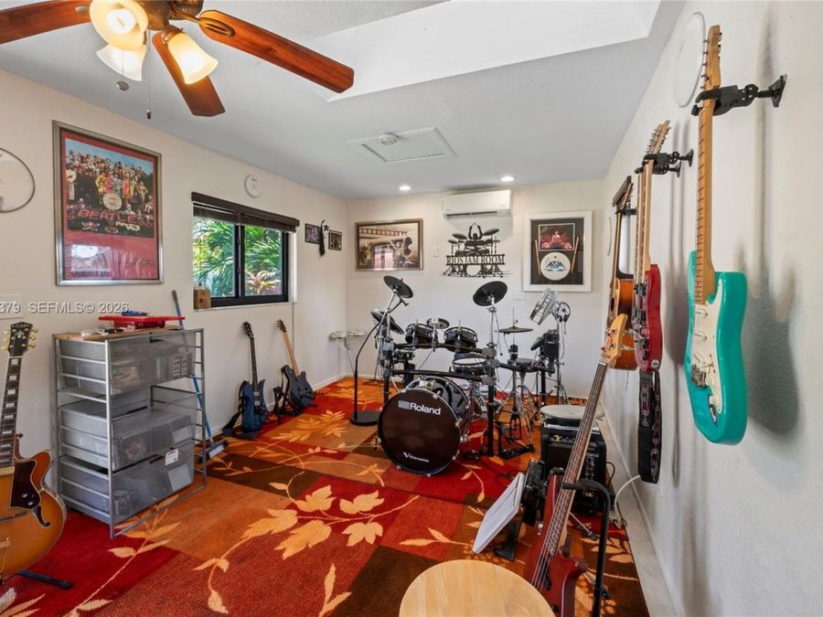 Property Image 100
