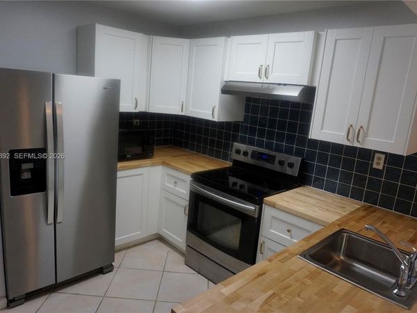 15480 SW 82nd Ln, Unit 211, Miami, FL 33193