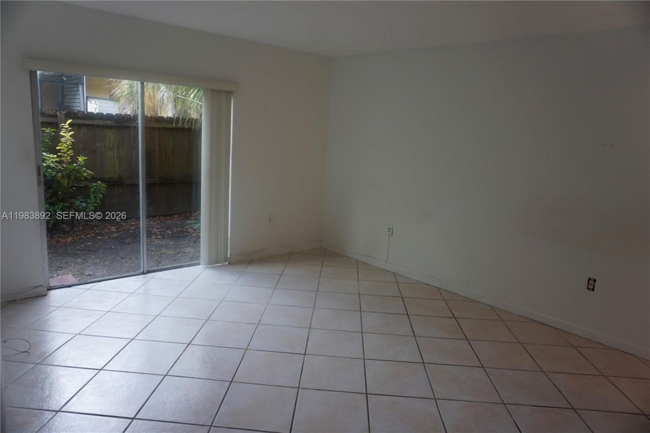 15480 SW 82nd Ln, Unit 211, Miami, FL 33193 Photo