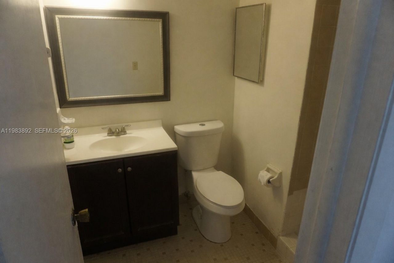 15480 SW 82nd Ln, Unit 211, Miami, FL 33193 Photo