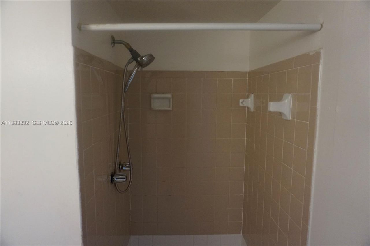 15480 SW 82nd Ln, Unit 211, Miami, FL 33193 Photo