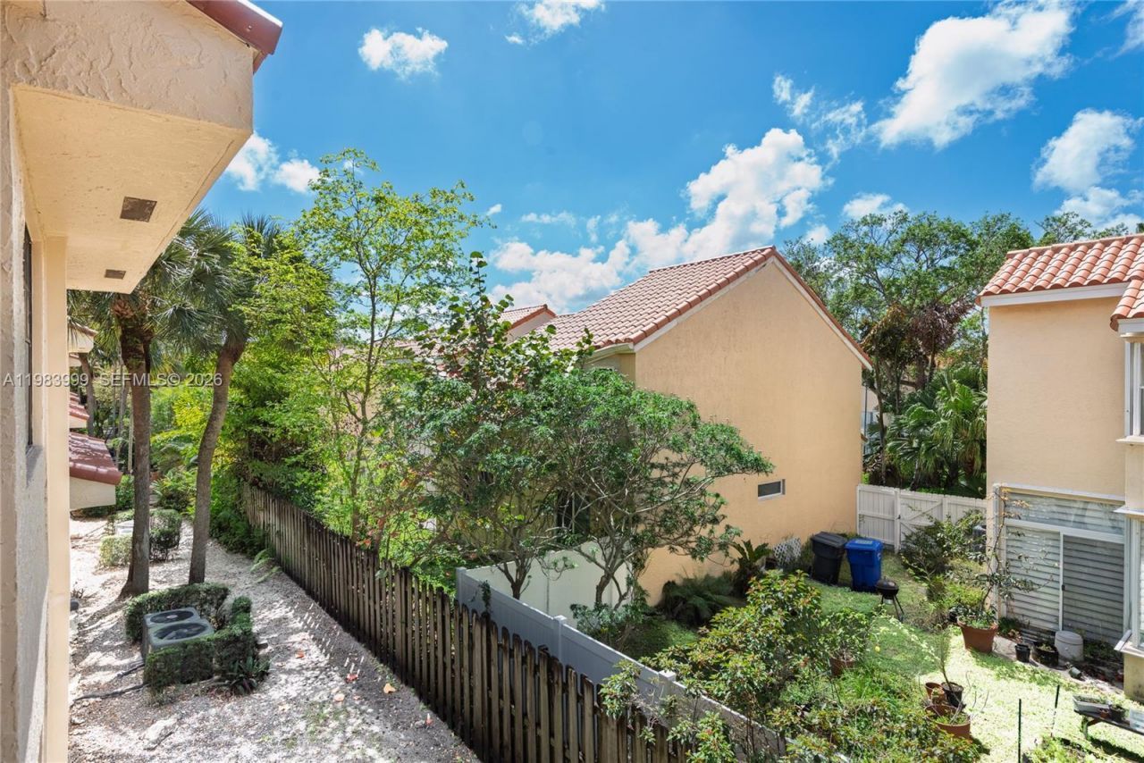 3212 Arbor Ln , Unit 2407, Hollywood, FL 33021 Photo