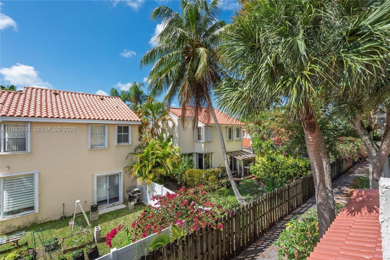 3212 Arbor Ln , Unit 2407, Hollywood, FL 33021 Photo