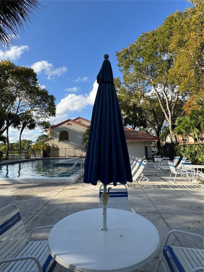 3212 Arbor Ln, Unit 2407, Hollywood, FL 33021 Photo