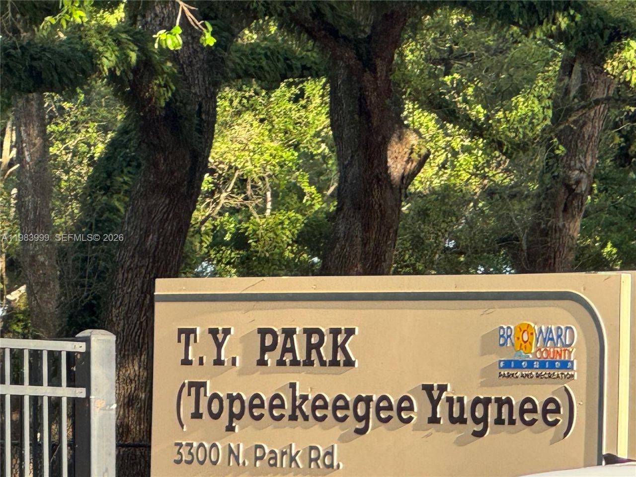 3212 Arbor Ln, Unit 2407, Hollywood, FL 33021 Photo