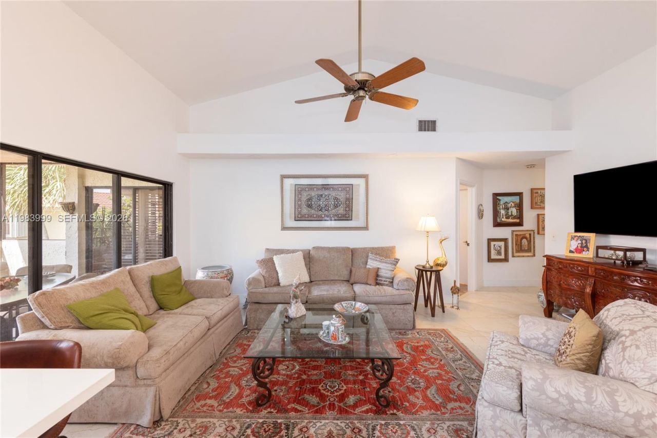 3212 Arbor Ln, Unit 2407, Hollywood, FL 33021 Photo