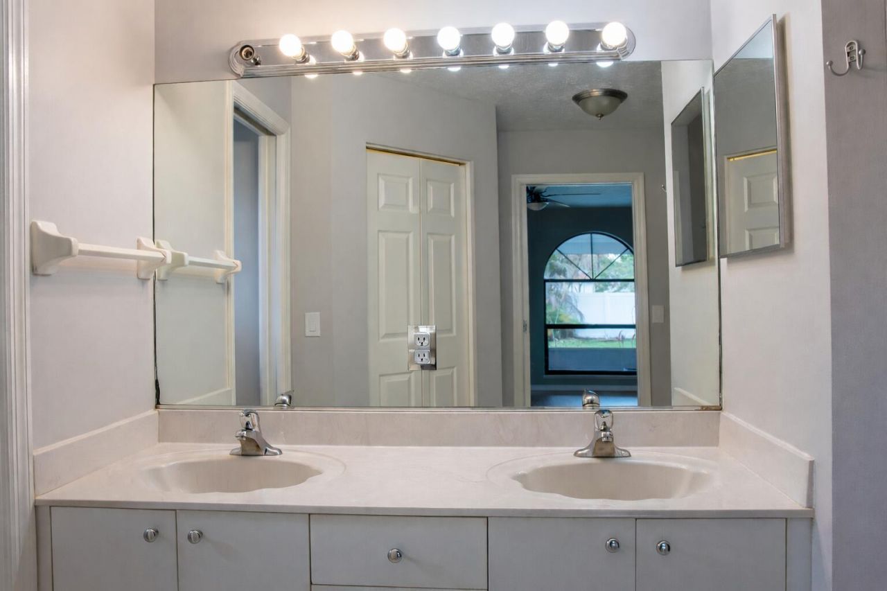 2325 SE Beechwood Terrace, Port Saint Lucie, FL 34952 Photo