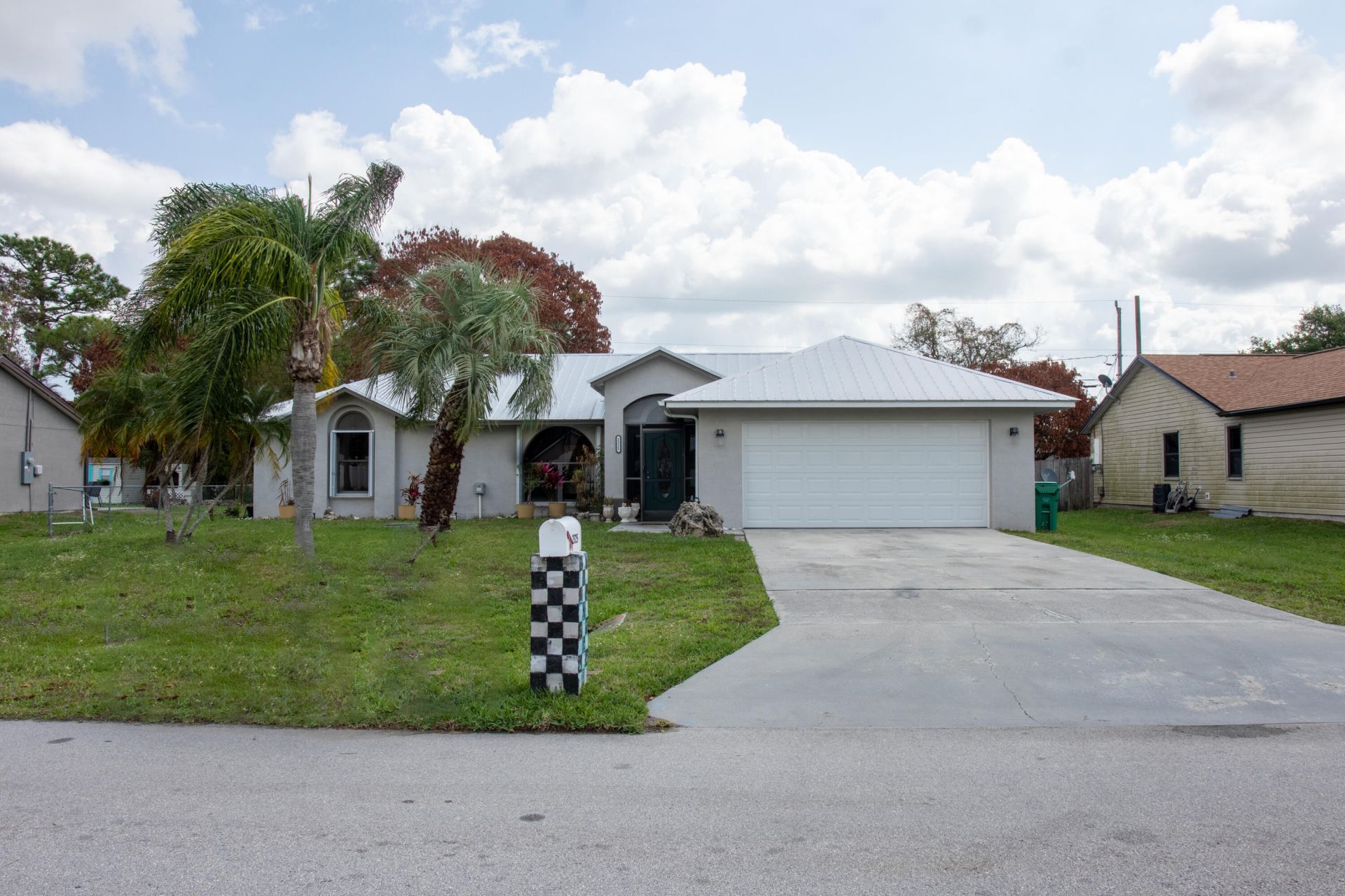 2325 SE Beechwood Terrace, Port Saint Lucie, FL 34952 Photo