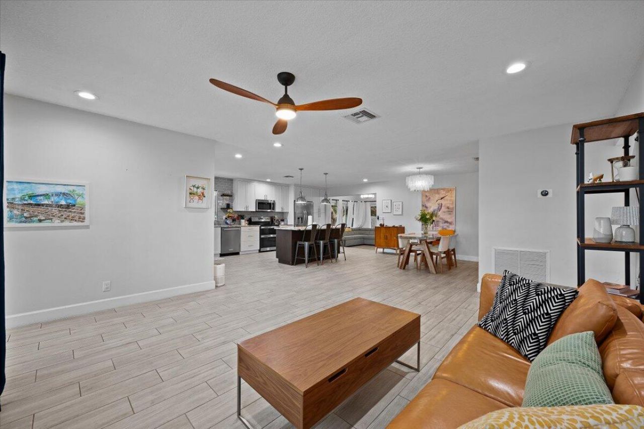 208 Sandpiper Avenue, Royal Palm Beach, FL 33411 Photo