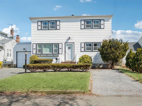 310 S 16th Street , Lindenhurst, NY 11757