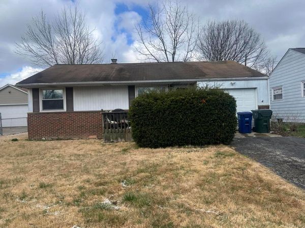 689 Georgian Drive , Columbus, OH 43228