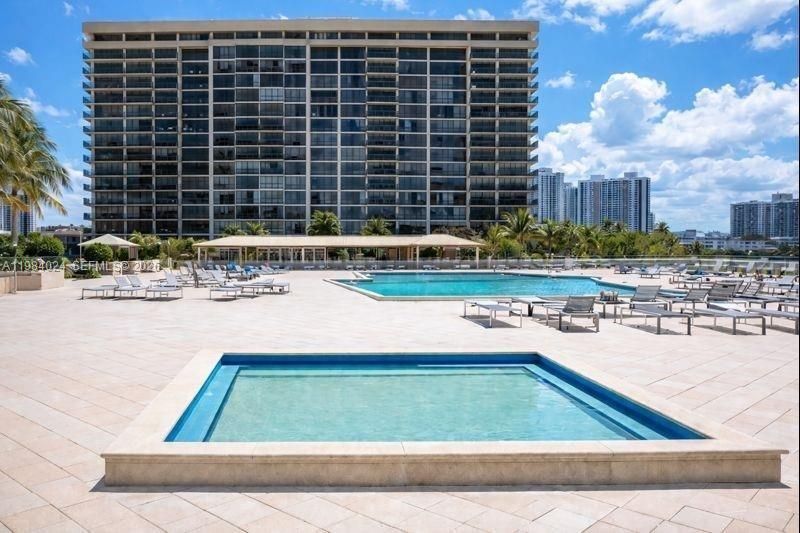 1985 S Ocean Dr, Unit 21K, Hallandale Beach, FL 33009 Photo