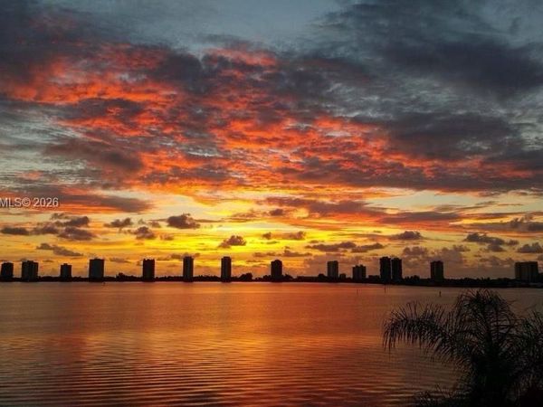 801 Lake Shore Dr, Unit 403, Lake Park, FL 33403