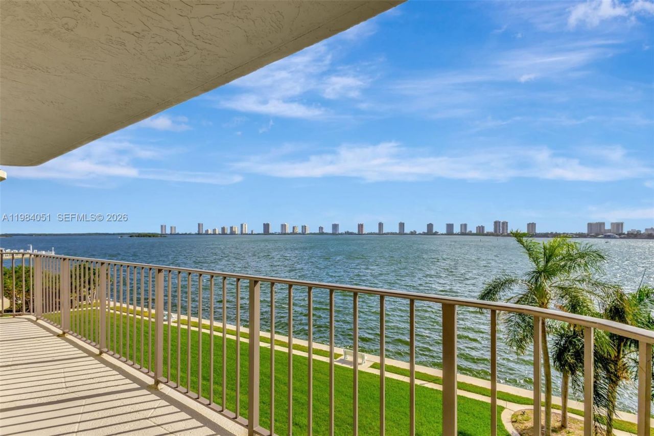 801 Lake Shore Dr, Unit 403, Lake Park, FL 33403 Photo