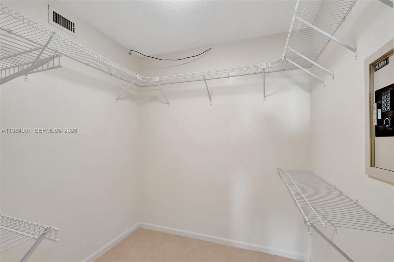 801 Lake Shore Dr, Unit 403, Lake Park, FL 33403 Photo