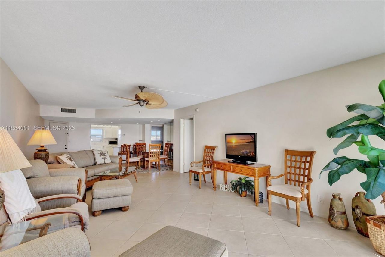 801 Lake Shore Dr, Unit 403, Lake Park, FL 33403 Photo
