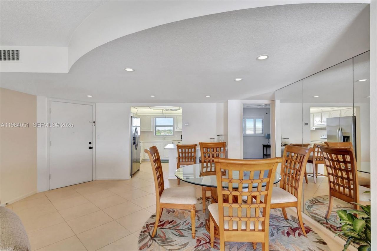 801 Lake Shore Dr, Unit 403, Lake Park, FL 33403 Photo