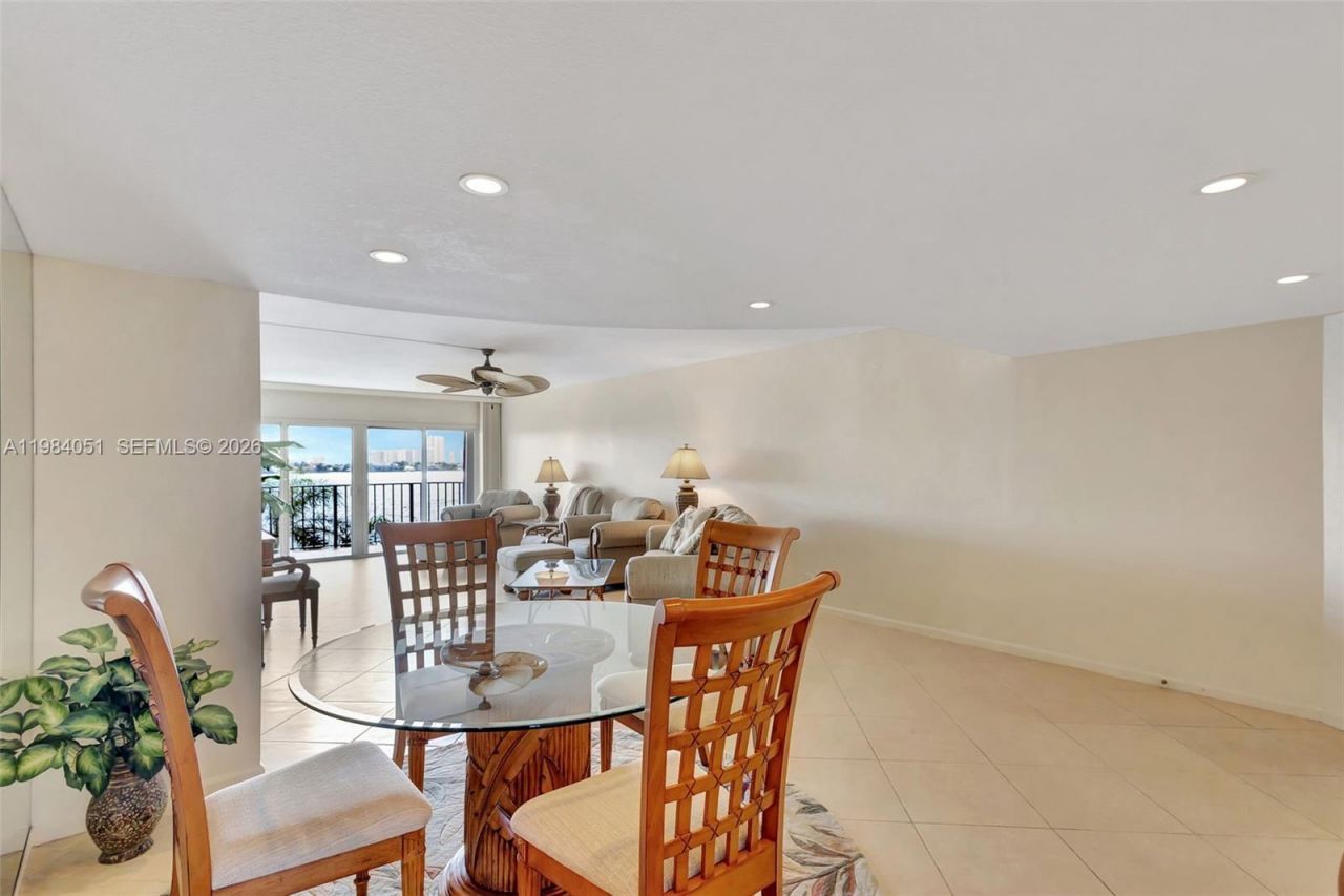 801 Lake Shore Dr, Unit 403, Lake Park, FL 33403 Photo