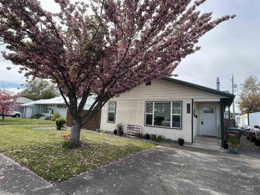 1220 4th St, Clarkston, WA 99403