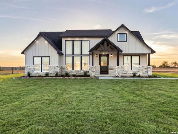 971 County Road 5715, Natalia, TX 78059