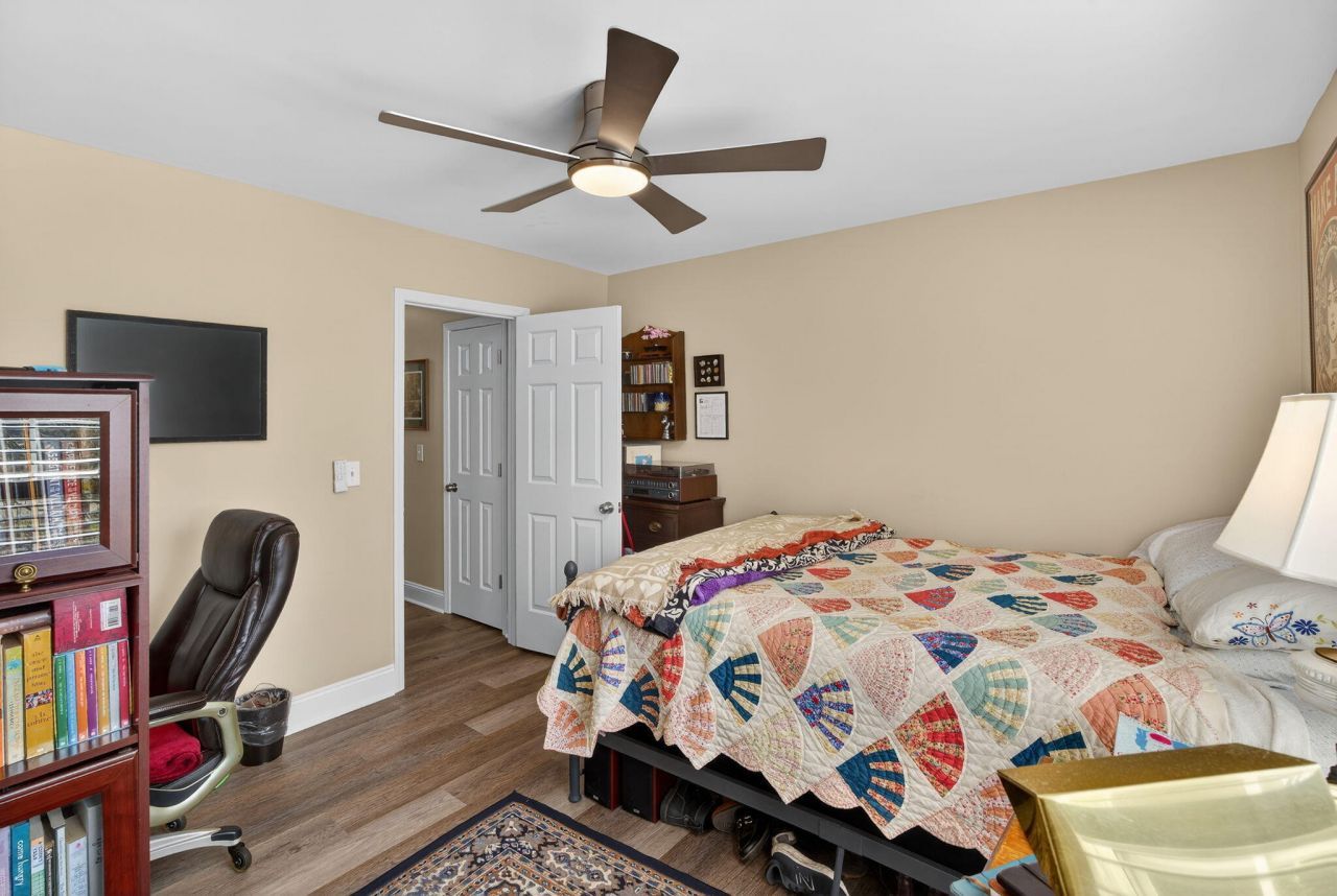 733 Woodland Pointe Place Photo 12