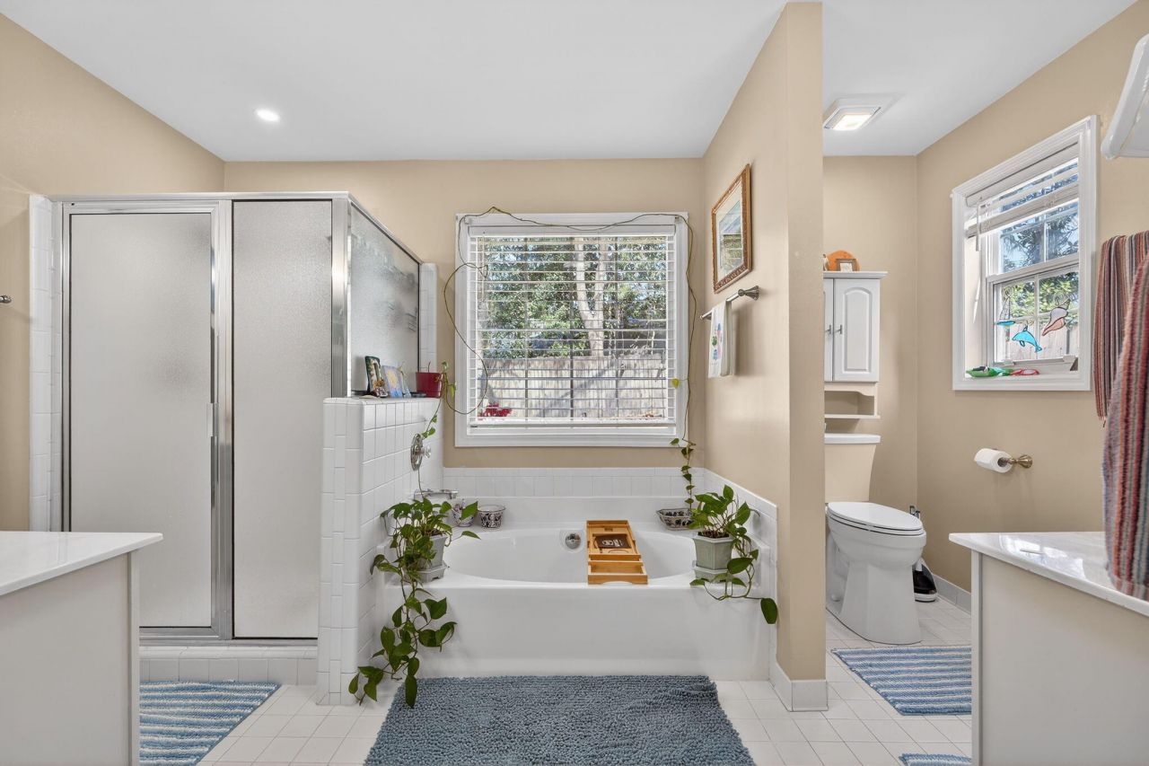 733 Woodland Pointe Place Photo 16