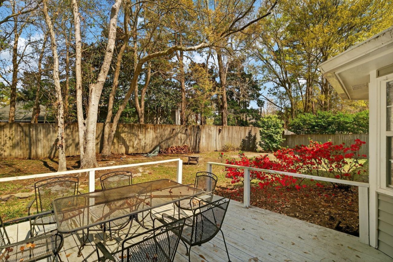 733 Woodland Pointe Place Photo 18