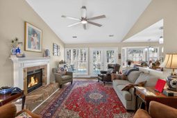 733 Woodland Pointe Place photo 4