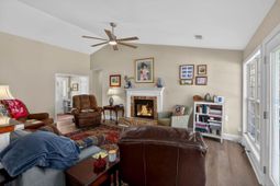 733 Woodland Pointe Place photo 4