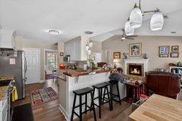 733 Woodland Pointe Place photo 4