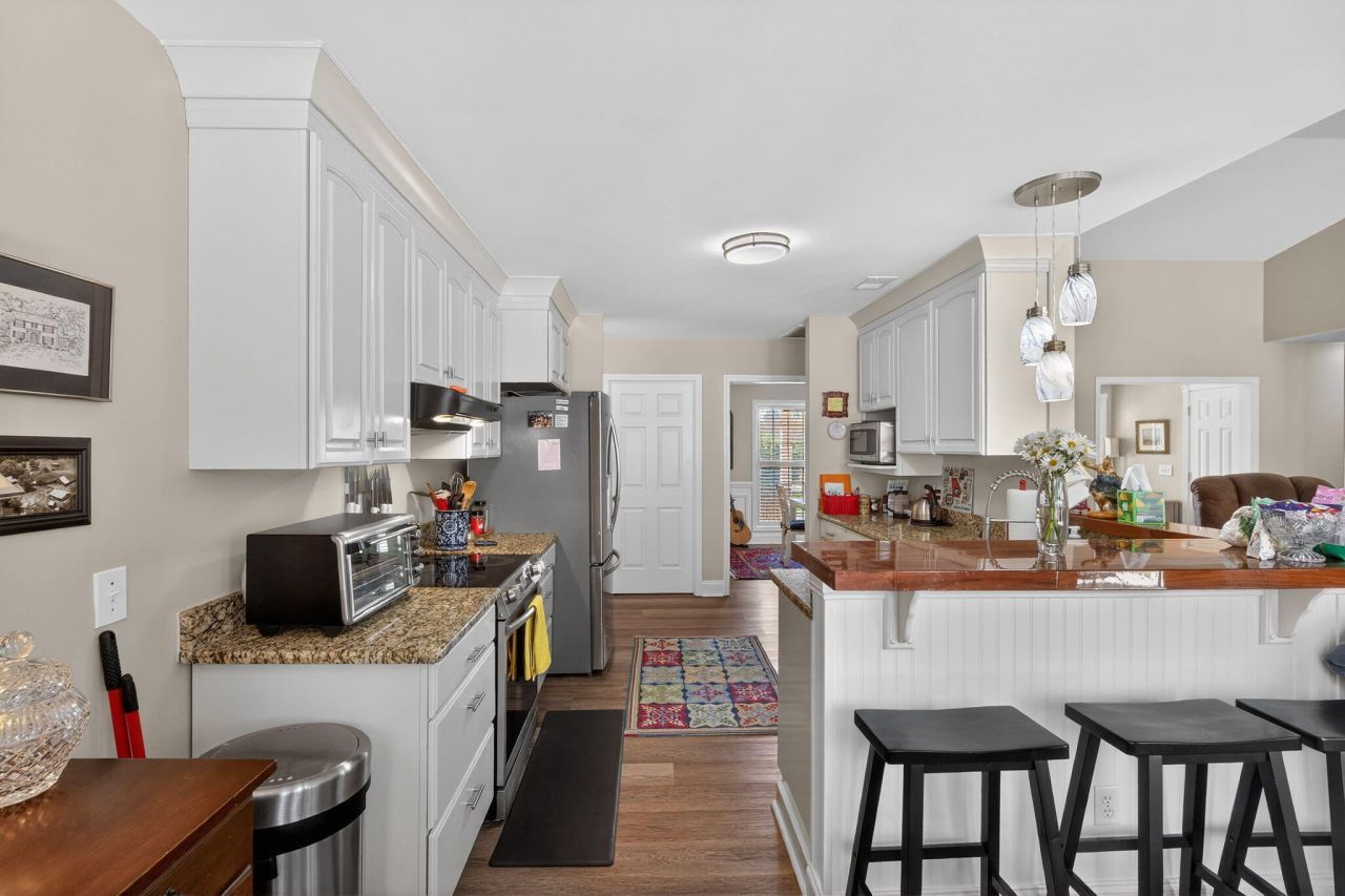 733 Woodland Pointe Place Photo 5