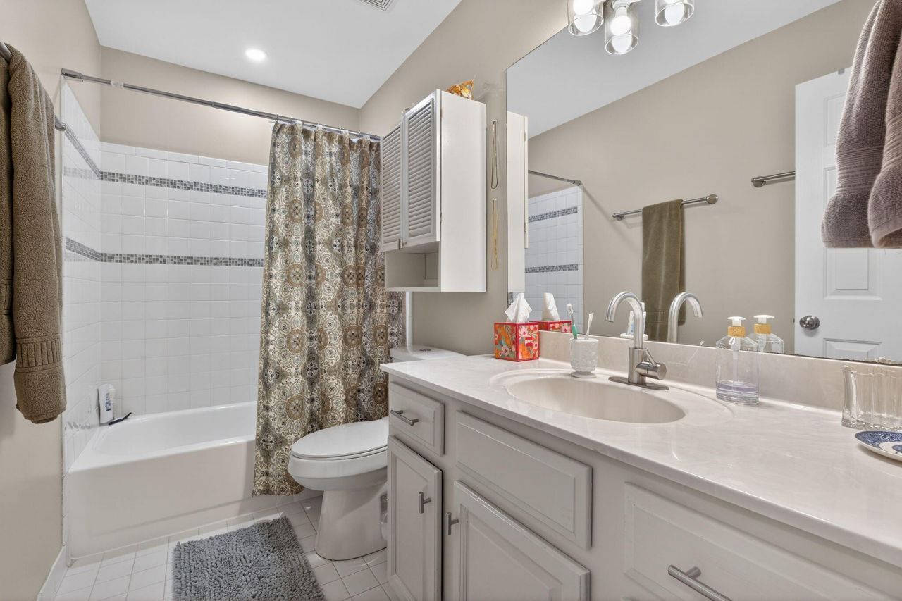 733 Woodland Pointe Place Photo 9