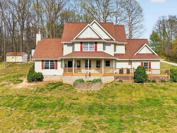 692 N Parker Lane, Bloomfield, IN 47424