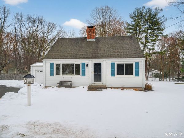 3 Donald Rd, Essex, CT 06426