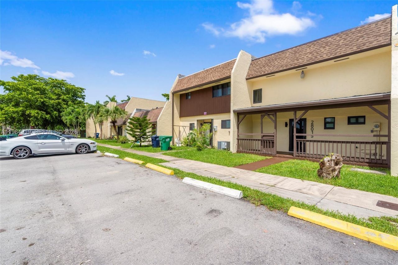 28015 SW 143rd Ct, Homestead, FL 33033 Photo