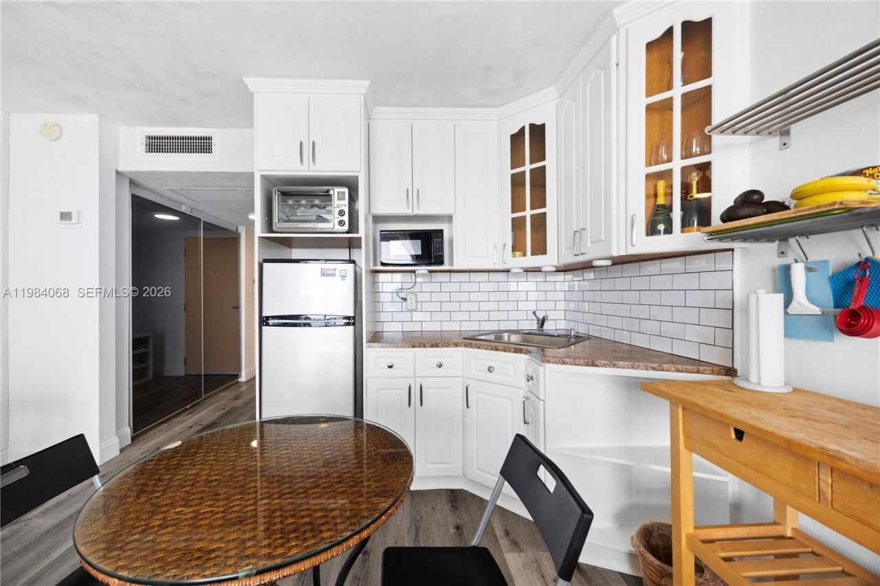 19201 Collins Ave, Unit 511, Sunny Isles Beach, FL 33160 Photo